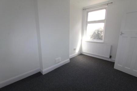 3 bedroom Semi-detached house to let in Grove Lane, Ipswich, IP4