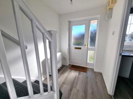 2 bedroom Terraced House to let in Bishop Mews, Pinewood, IP8