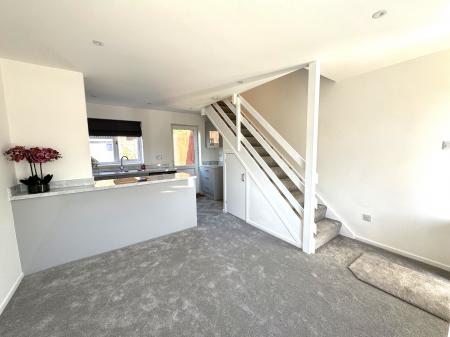1 bedroom Terraced House to let in Yew Tree Rise, Pinewood, IP8