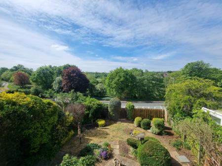 4 bedroom Detached house for sale in Furness Close, Ipswich, IP2