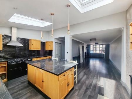 3 bedroom Semi-detached house for sale in Avondale Road, Ipswich, IP3