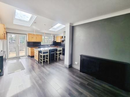 3 bedroom Semi-detached house for sale in Avondale Road, Ipswich, IP3
