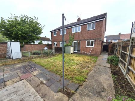2 bedroom Semi-detached house to let in Roxburgh Road, Ipswich, IP4