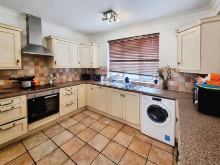 4 bedroom Semi-detached house for sale in Spring Road, Ipswich, IP4