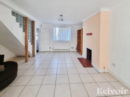 4 bedroom Semi-detached house for sale in Spring Road, Ipswich, IP4
