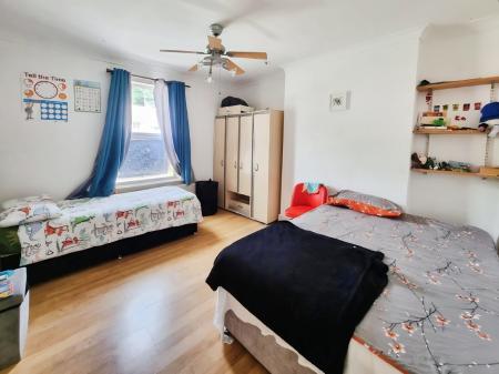 4 bedroom Semi-detached house for sale in Spring Road, Ipswich, IP4