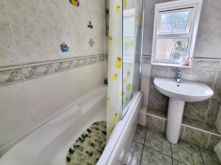 4 bedroom Semi-detached house for sale in Spring Road, Ipswich, IP4