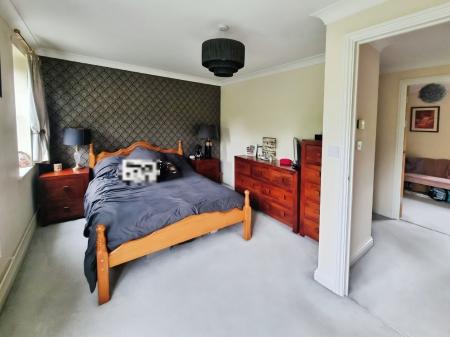 2 bedroom Flat for sale in Worsdell Close, Ipswich, IP2