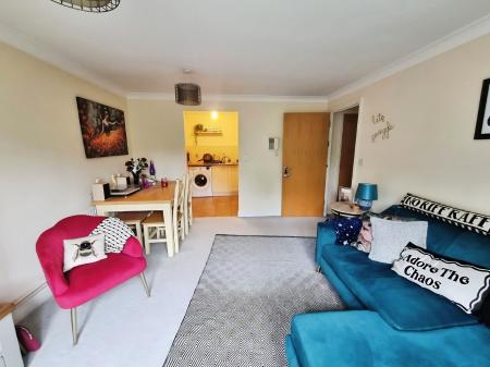 2 bedroom Flat for sale in Worsdell Close, Ipswich, IP2