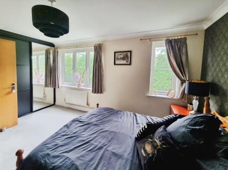 2 bedroom Flat for sale in Worsdell Close, Ipswich, IP2