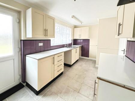 3 bedroom Terraced House to let in Sheldrake Drive, Ipswich, IP2