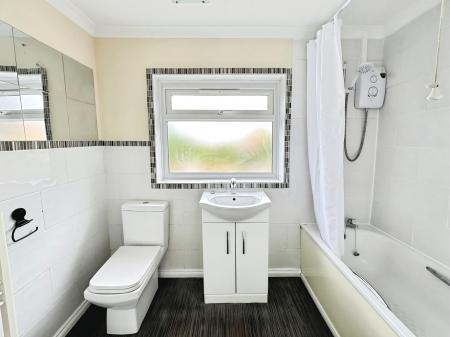 3 bedroom Terraced House to let in Sheldrake Drive, Ipswich, IP2