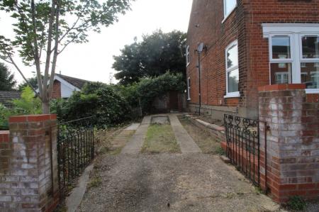 3 bedroom Semi-detached house to let in Devonshire Road, Ipswich, IP3