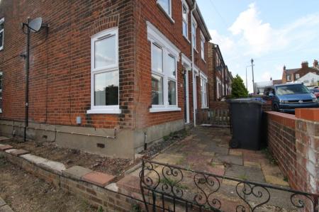 3 bedroom Semi-detached house to let in Devonshire Road, Ipswich, IP3