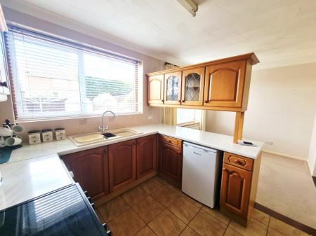3 bedroom Semi-detached house for sale in Fircroft Road, Ipswich, IP1