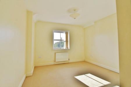 2 bedroom Flat to let in Darwin Road, Ipswich, IP4