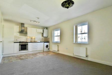 2 bedroom Flat to let in Darwin Road, Ipswich, IP4
