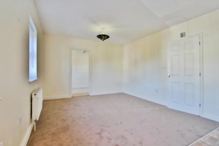 2 bedroom Flat to let in Darwin Road, Ipswich, IP4