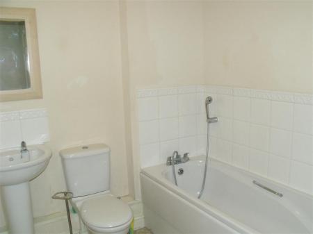 2 bedroom Flat to let in Demoiselle Crescent, Ravenswood, Ipswich, IP3