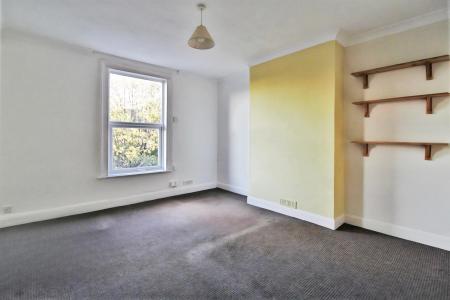 1 bedroom Flat to let in Burlington Road, Ipswich, IP1