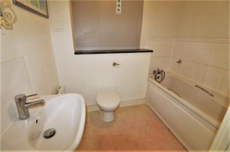 1 bedroom Flat to let in Yeoman Close, Yarmouth Road, Ipswich, IP1