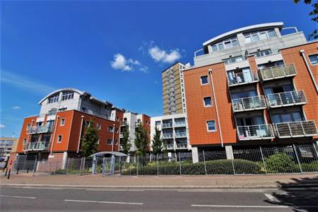 2 bedroom Flat to let in Wolsey Street, Ipswich, IP1