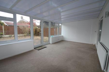 2 bedroom Detached house to let in Carlford Close, Martlesham Heath, IP5