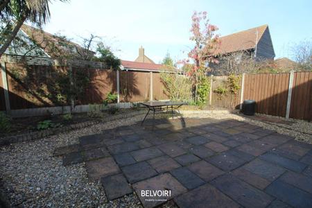 2 bedroom Detached house to let in Carlford Close, Martlesham Heath, IP5
