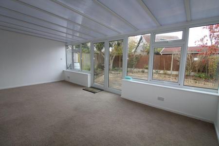 2 bedroom Detached house to let in Carlford Close, Martlesham Heath, IP5