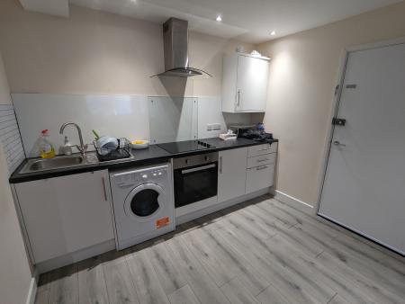 1 bedroom Flat to let in Station Road, Kettering