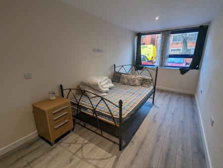 1 bedroom Flat to let in Station Road, Kettering