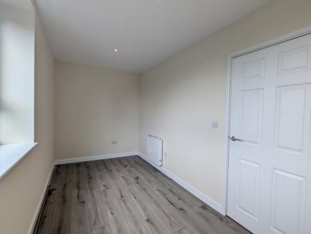 2 bedroom Flat to let in Station Road, Kettering