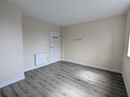 2 bedroom Flat to let in Station Road, Kettering