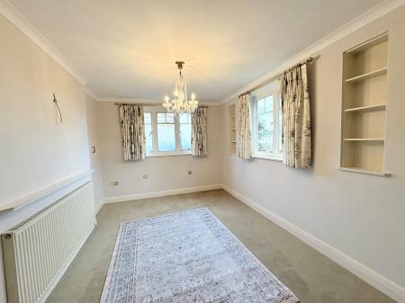 4 bedroom Detached house to let in Bowhill, Kettering, NN16