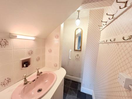 4 bedroom Detached house to let in Bowhill, Kettering, NN16