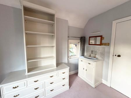 4 bedroom Detached house to let in Bowhill, Kettering, NN16