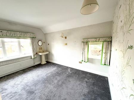 4 bedroom Detached house to let in Bowhill, Kettering, NN16