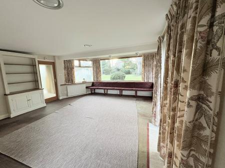 4 bedroom Detached house to let in Bowhill, Kettering, NN16