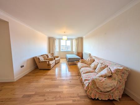 2 bedroom Flat to let in Lower Street, Kettering, NN16