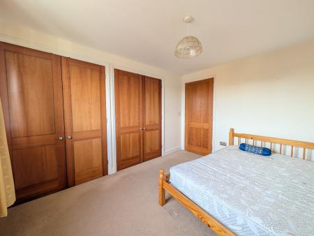 2 bedroom Flat to let in Lower Street, Kettering, NN16