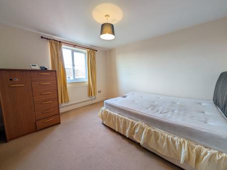 2 bedroom Flat to let in Lower Street, Kettering, NN16
