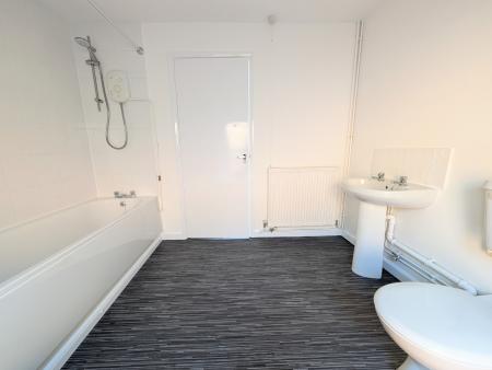 4 bedroom Maisonette to let in Market Hill, Rothwell, NN14