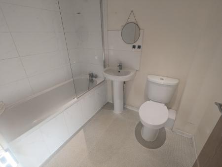 2 bedroom Flat to let in St Andrews Street, Kettering