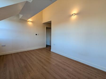 2 bedroom Flat to let in St Andrews Street, Kettering