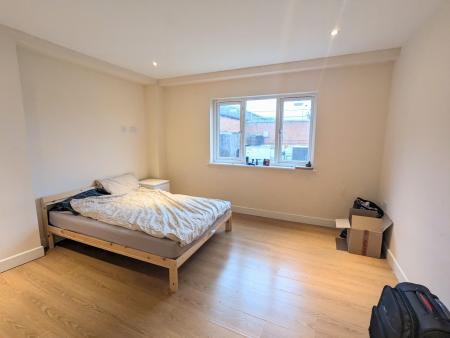 2 bedroom Flat to let in St Andrews Street, Kettering, NN16