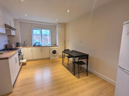 2 bedroom Flat to let in St Andrews Street, Kettering, NN16