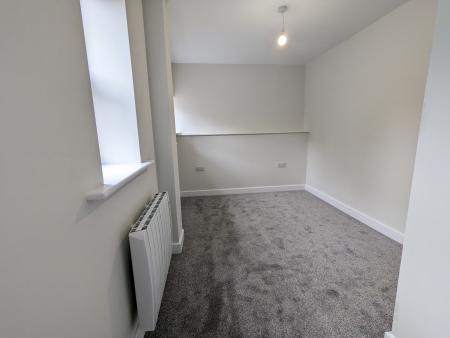 1 bedroom Flat to let in High Street, Kettering, NN16