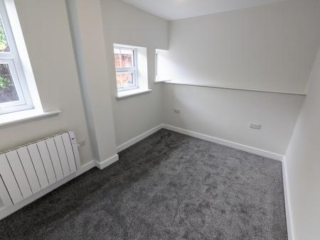 1 bedroom Flat to let in High Street, Kettering, NN16