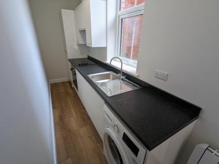 1 bedroom Flat to let in High Street, Kettering, NN16