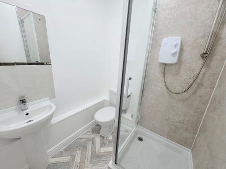 1 bedroom Flat to let in Havelock Street, Kettering, NN16